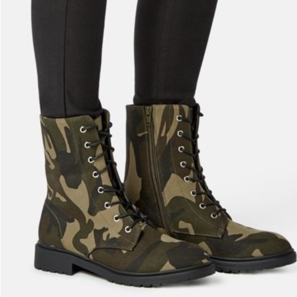 JustFab Halsey Camo Combat Boots Women’s Size 8.5 Zip Lace Up